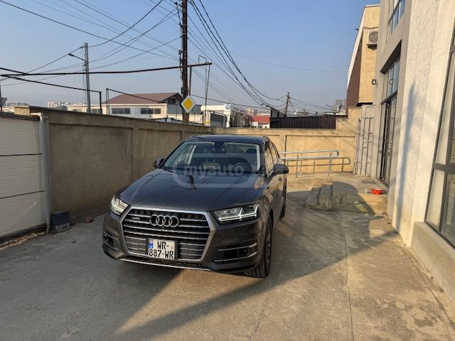 Audi Q7 - фото 15