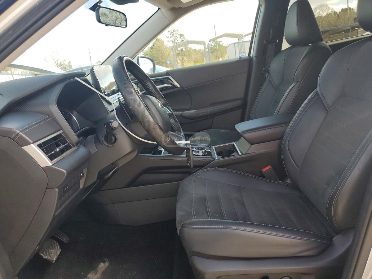 Mitsubishi Outlander - фото 7