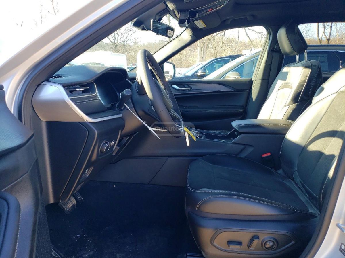 Jeep Grand Cherokee 2025 — миниатюра 7