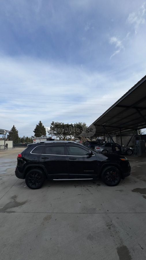 Jeep Cherokee - фото 1