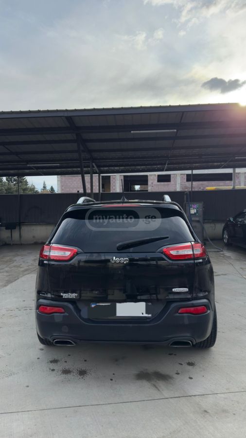 Jeep Cherokee - фото 2