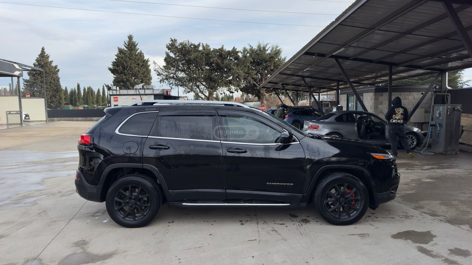 Jeep Cherokee - фото 4