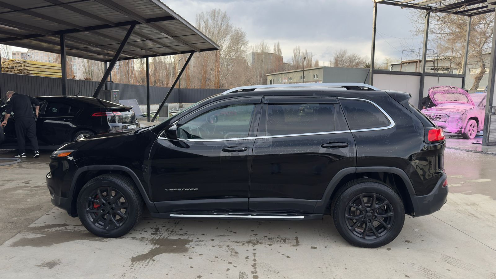 Jeep Cherokee - фото 5