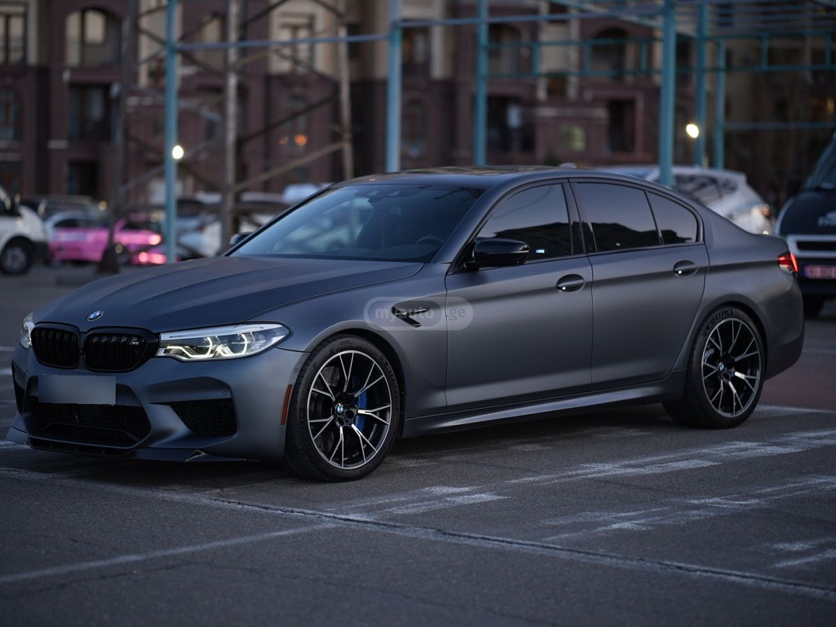 BMW M5 - фото 4