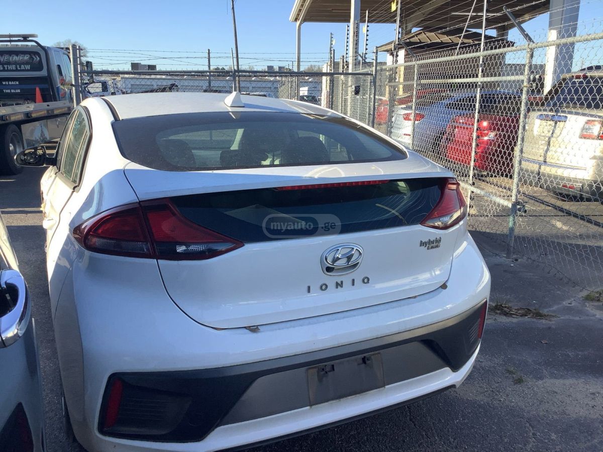 Hyundai Ioniq - фото 5