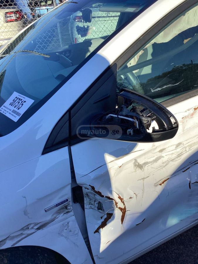 Hyundai Ioniq - фото 7