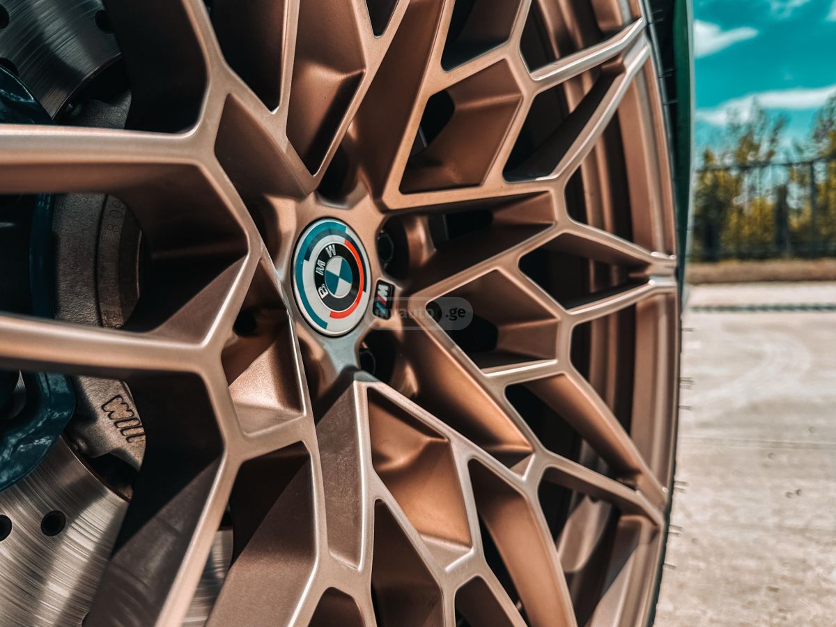 BMW M4 - фото 4