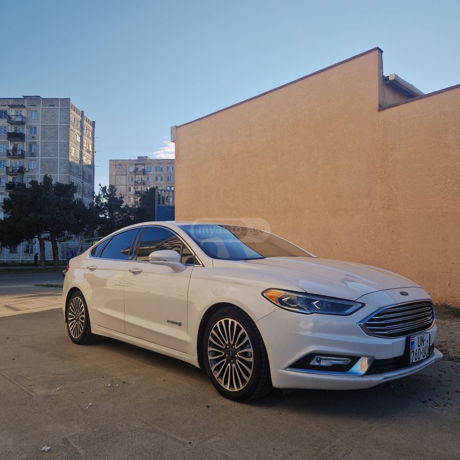 Ford Fusion - фото 1