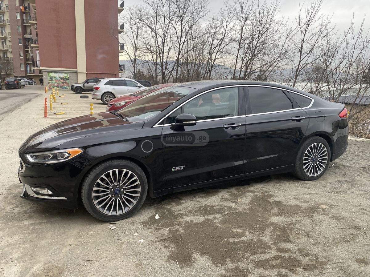 Ford Fusion - фото 1
