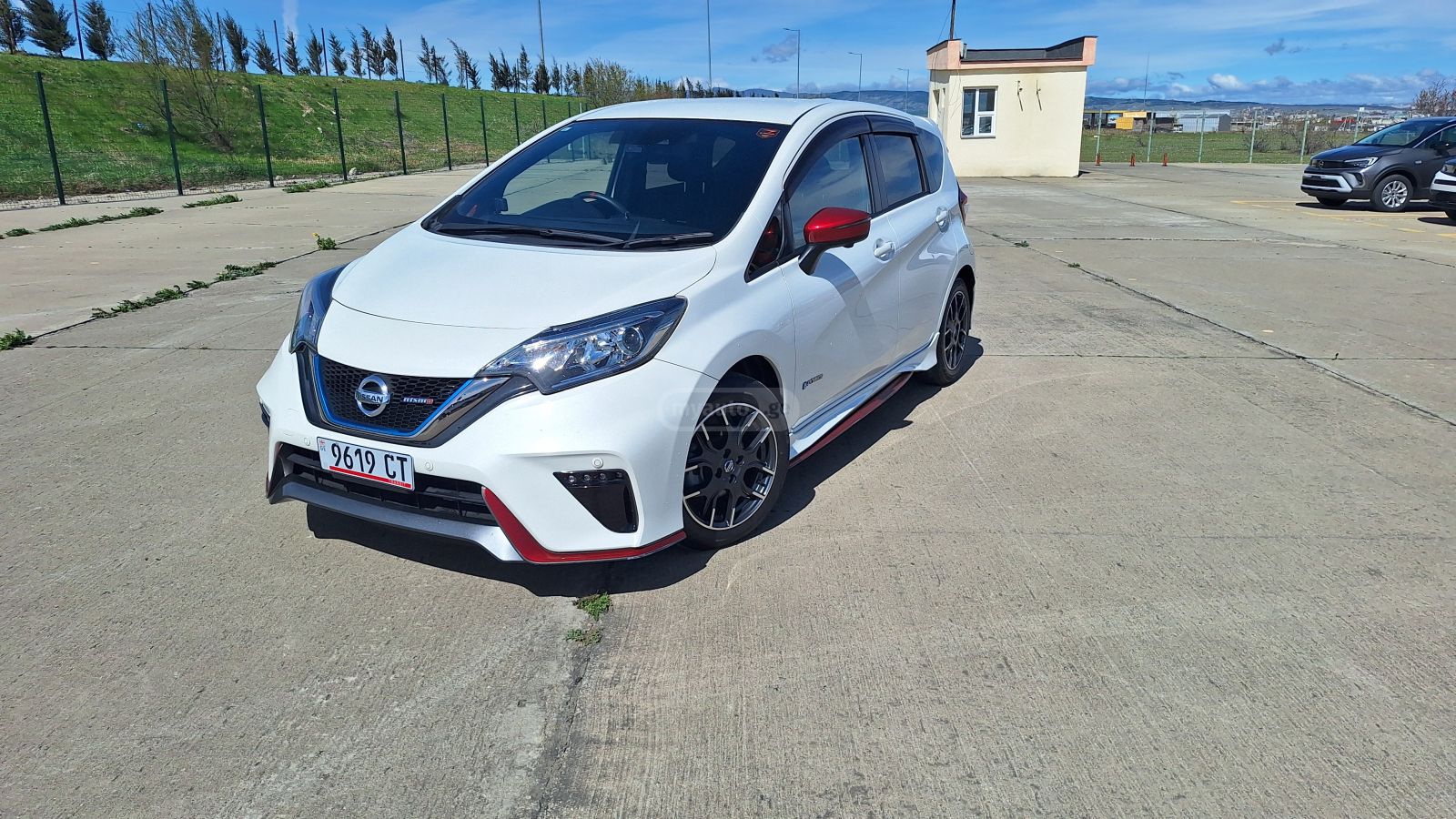 Nissan Note - фото 1