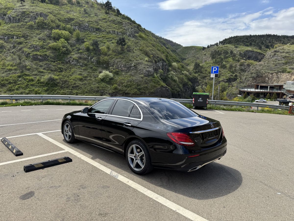 Mercedes-Benz E 300 - фото 4