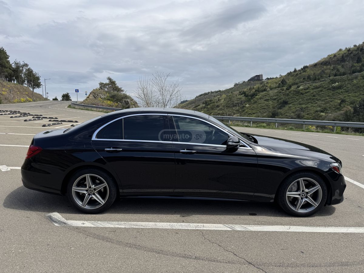 Mercedes-Benz E 300 - фото 7