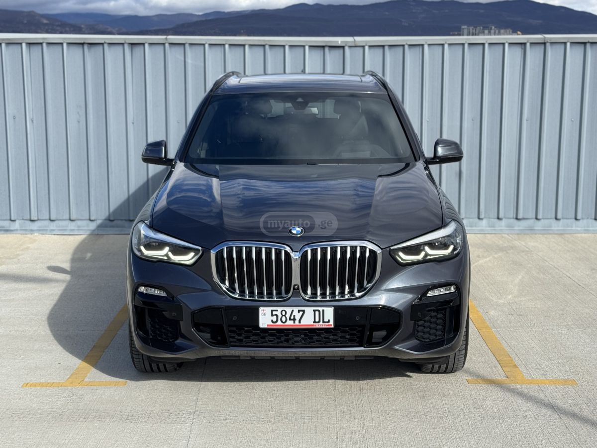 BMW X5 - фото 1
