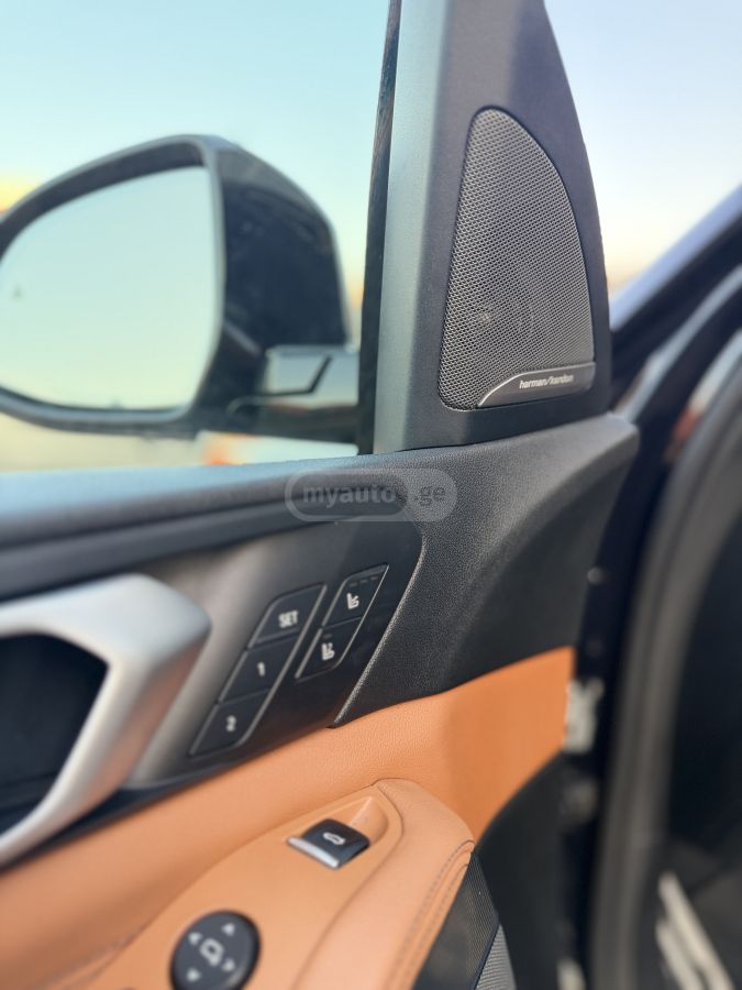 BMW X5 - фото 12