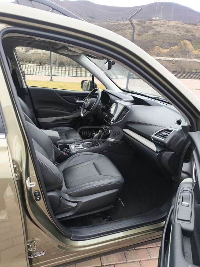 Subaru Limited 4dr All-Wheel Drive CV — миниатюра 6