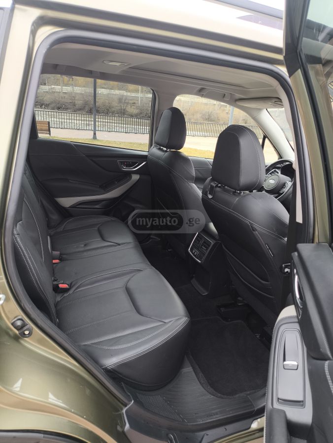 Subaru Limited 4dr All-Wheel Drive CV — миниатюра 7