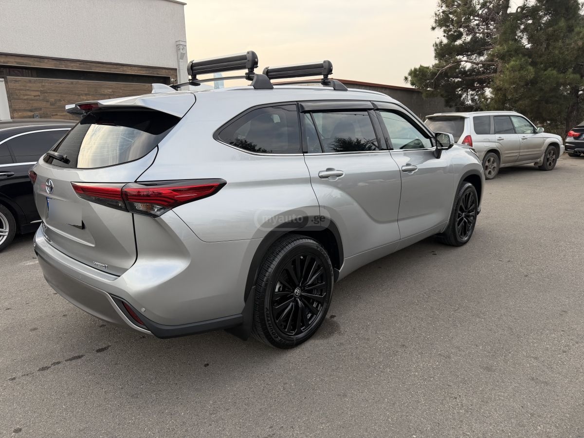 Toyota Platinum 4dr All-Wheel Drive C — миниатюра 13