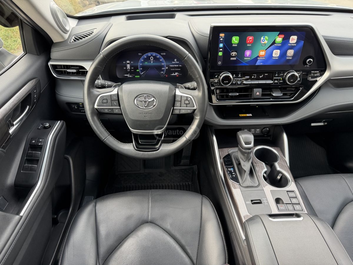 Toyota Platinum 4dr All-Wheel Drive C — миниатюра 3