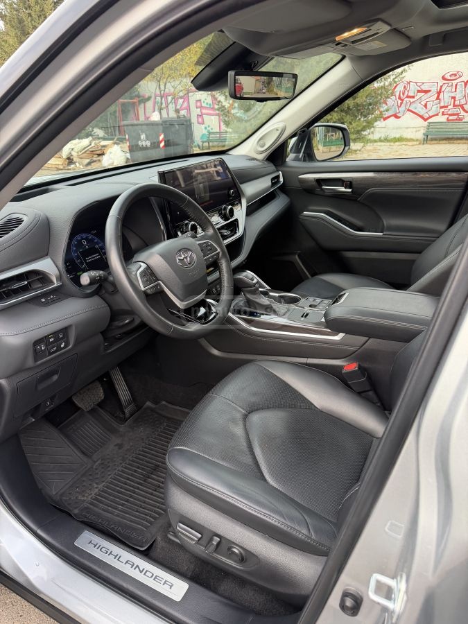 Toyota Platinum 4dr All-Wheel Drive C — миниатюра 7