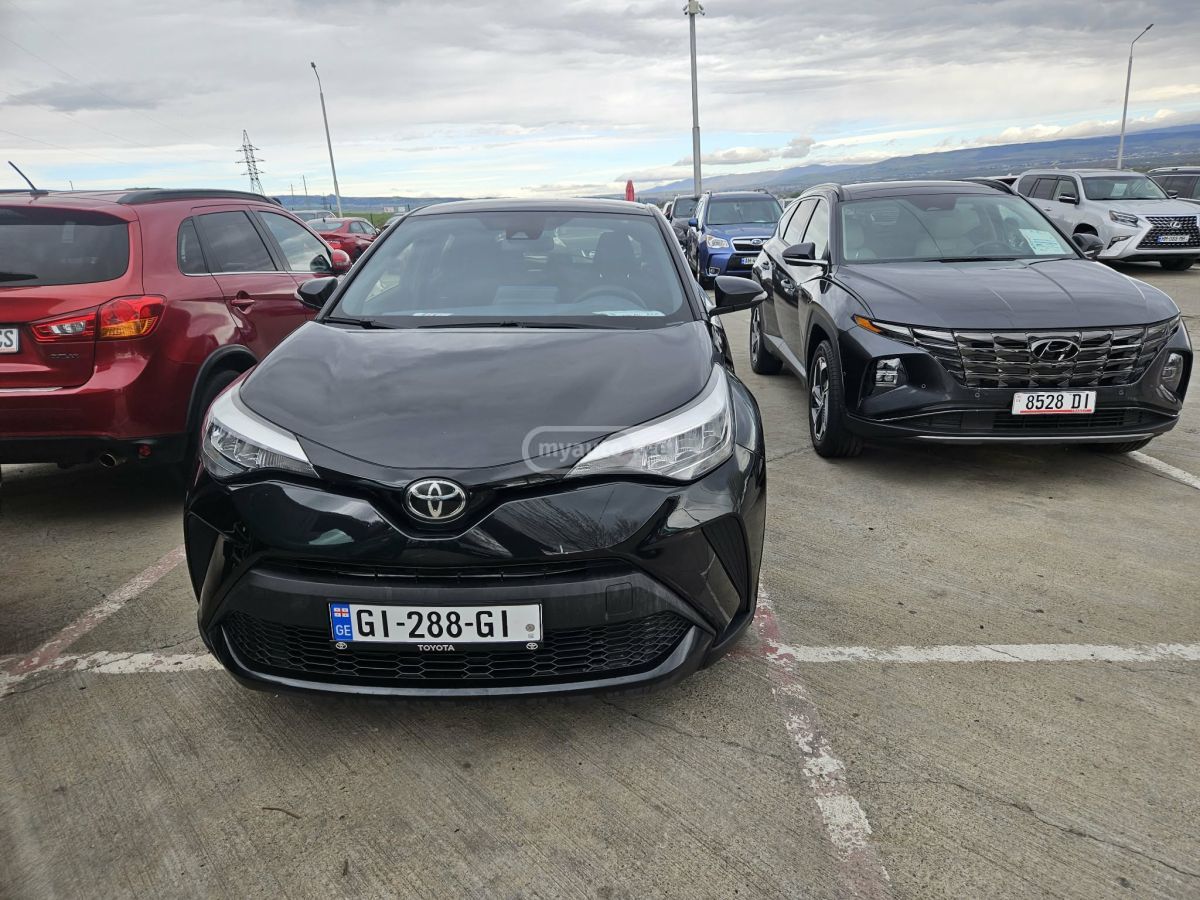 Toyota CHR - фото 1