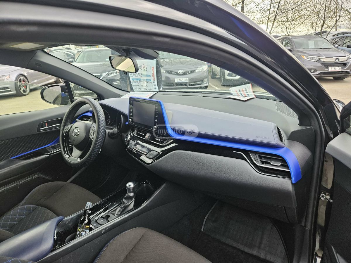 Toyota CHR - фото 4