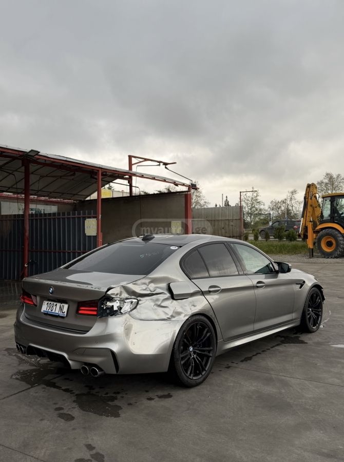 BMW M5 - фото 4