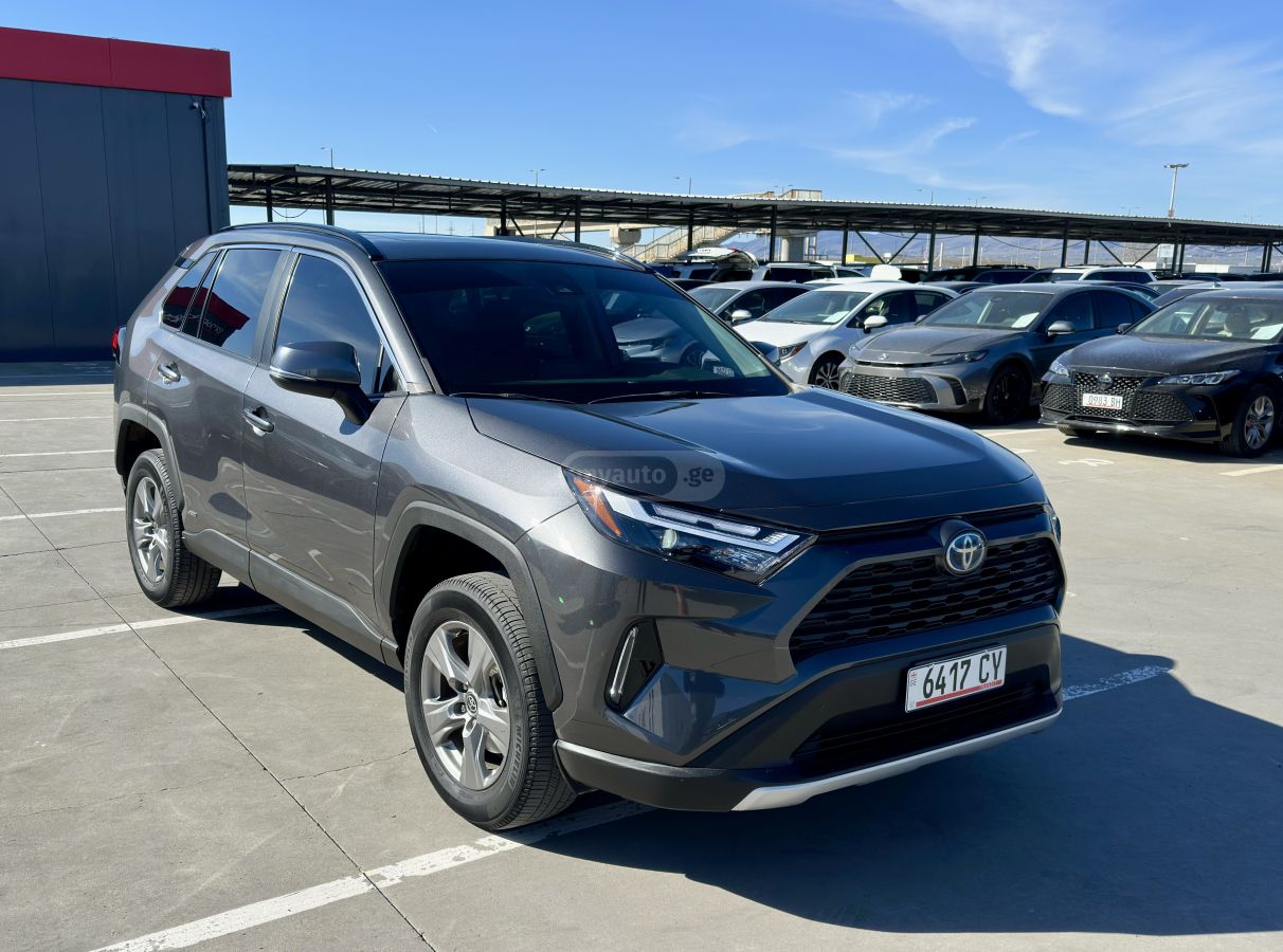 Toyota RAV 4 - фото 1