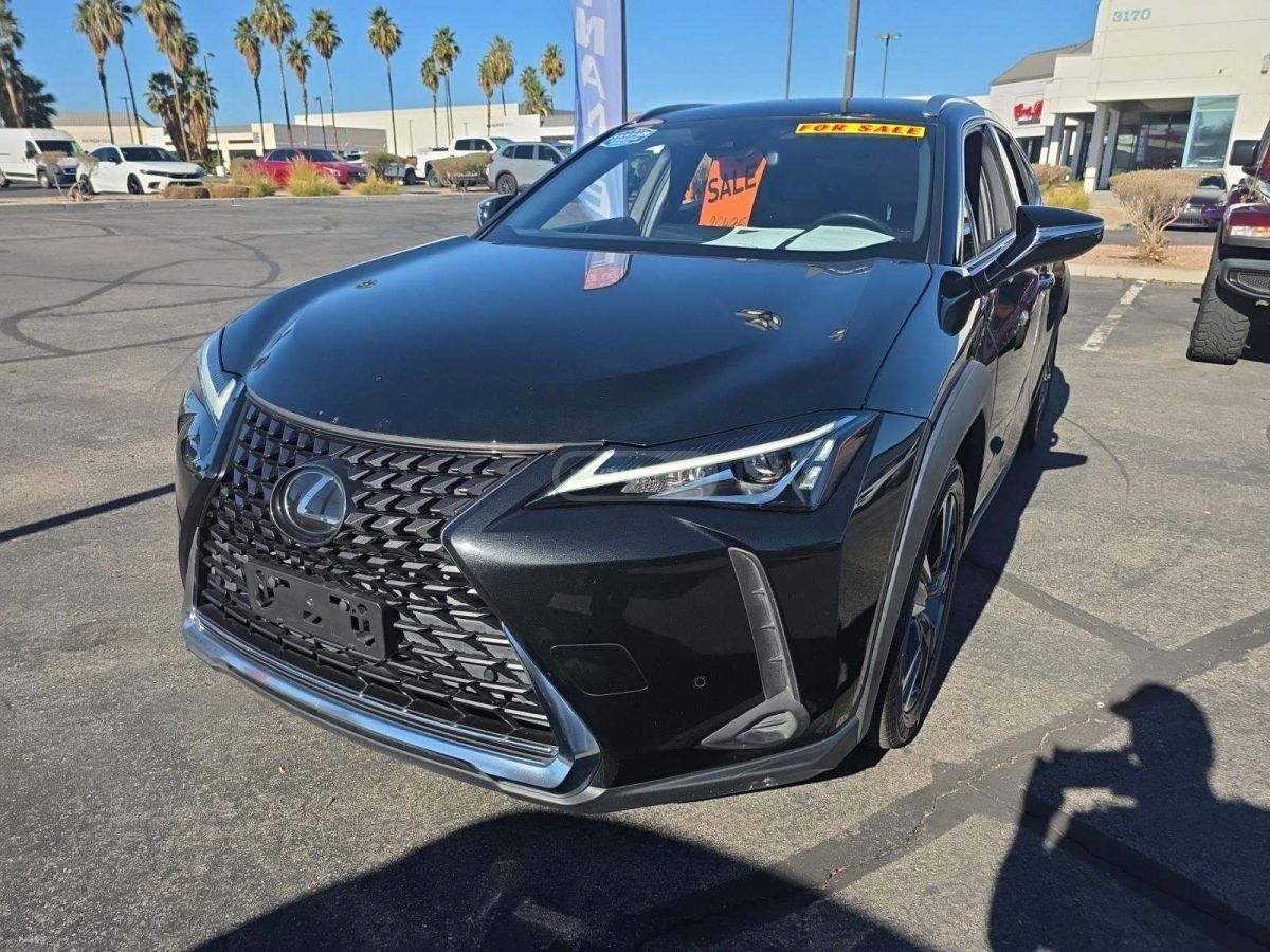 Lexus UX 200 - фото 1