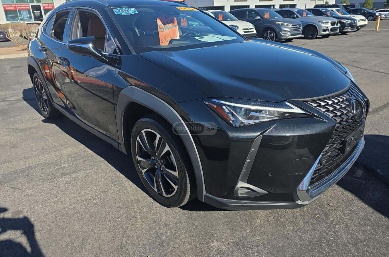 Lexus UX 200 - фото 2