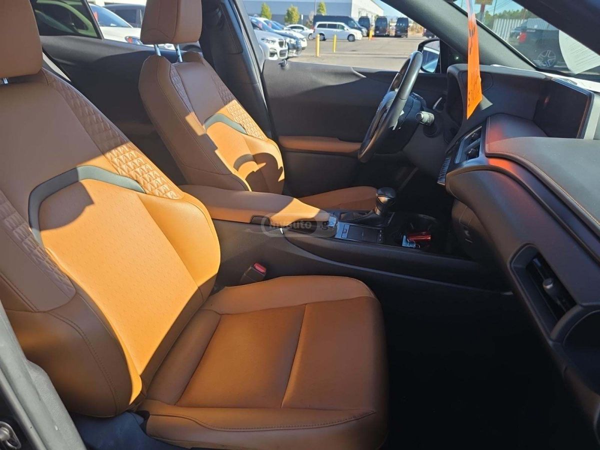 Lexus UX 200 - фото 6