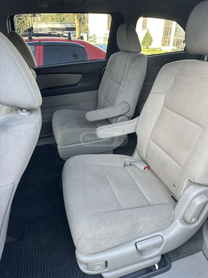 Honda Odyssey - фото 9