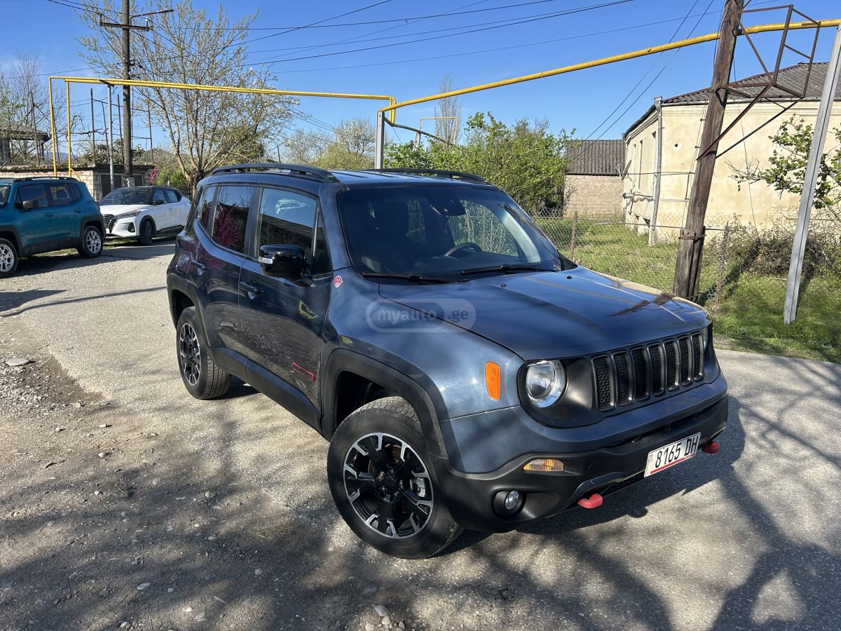 Jeep Renegade - фото 1