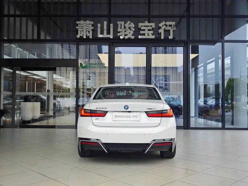 BMW I3 2023 — миниатюра 4