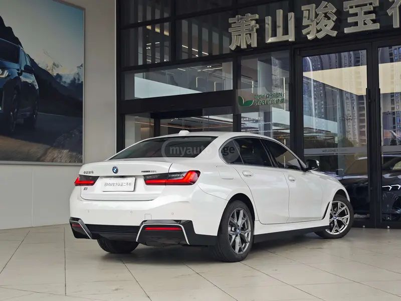 BMW I3 2023 — миниатюра 5