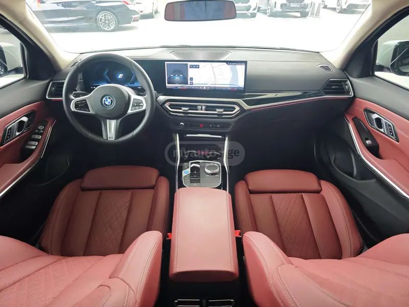 BMW I3 2023 — миниатюра 6