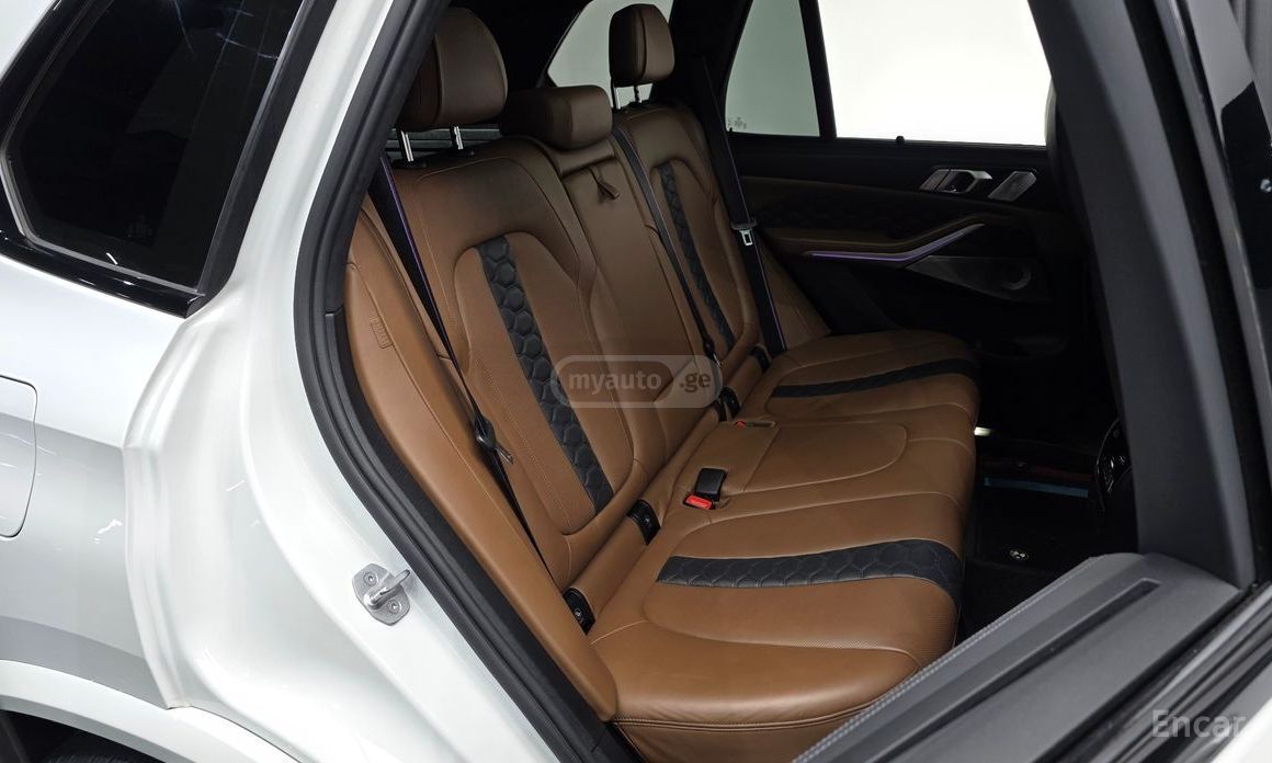 BMW Competition 4dr All-Wheel Driv — миниатюра 12