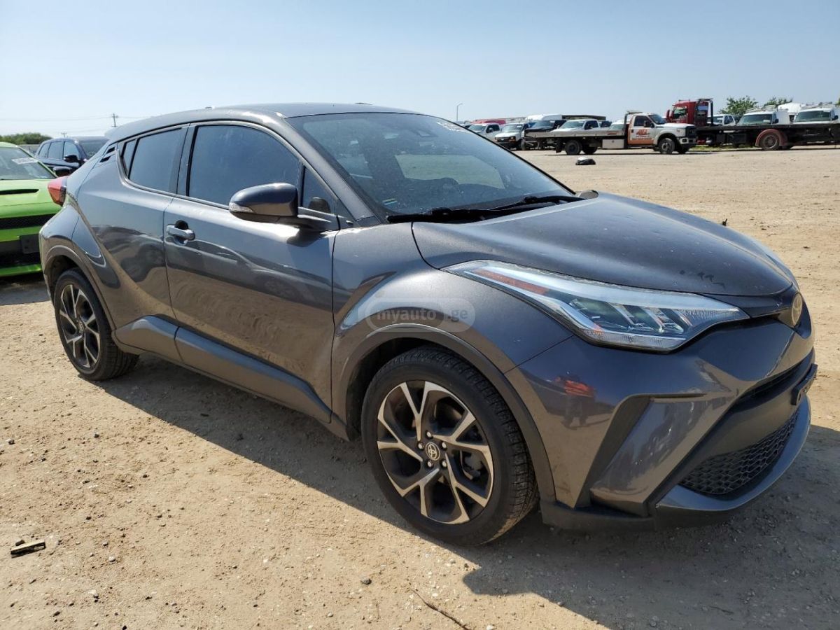 Toyota CHR - фото 1