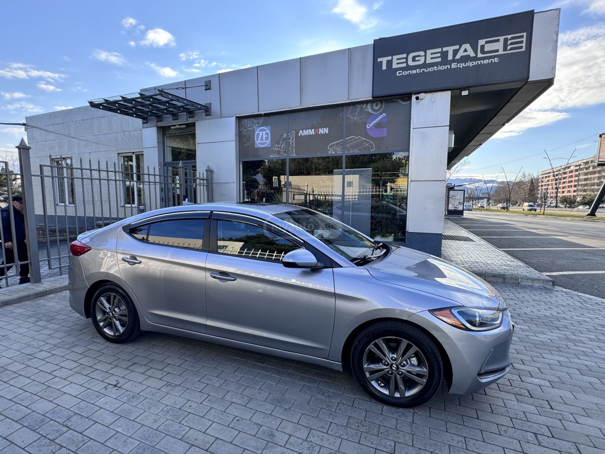 Hyundai Elantra - фото 5