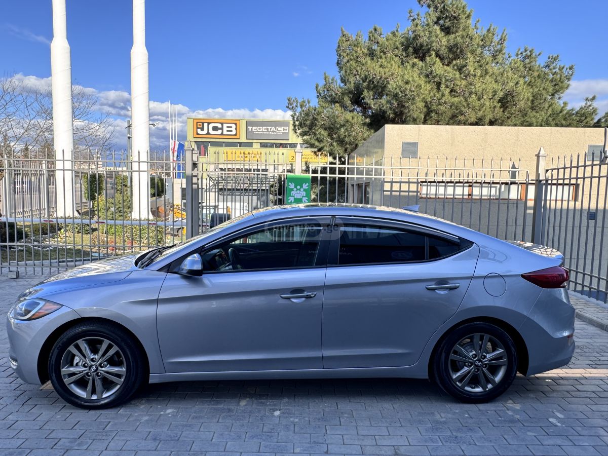 Hyundai Elantra - фото 7