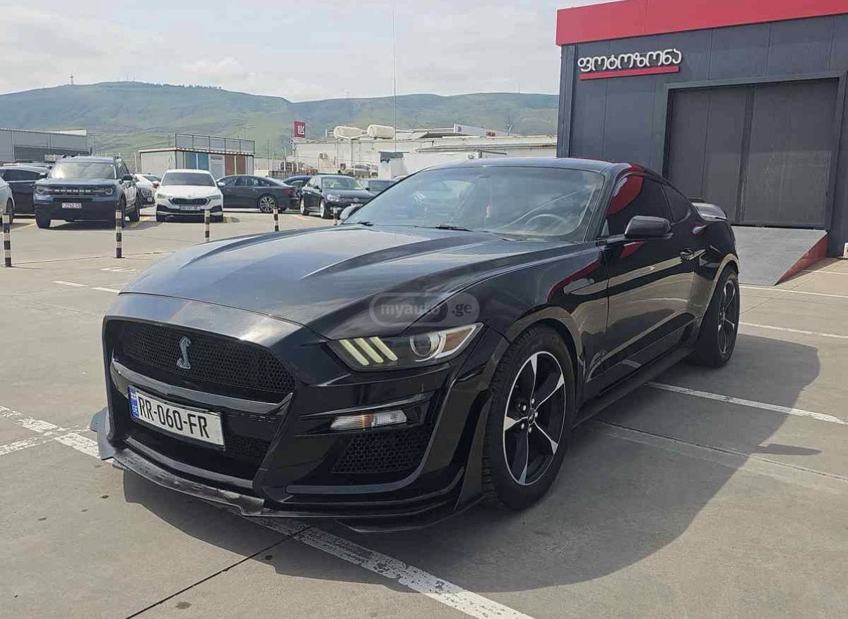 Ford Mustang - фото 1