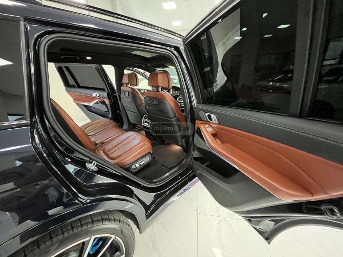 BMW X7 - фото 10