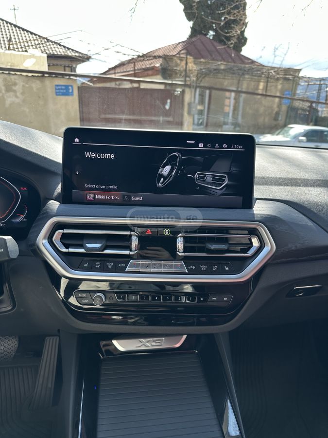 BMW sDrive30i 4dr 4x2 Sports Activ — миниатюра 8