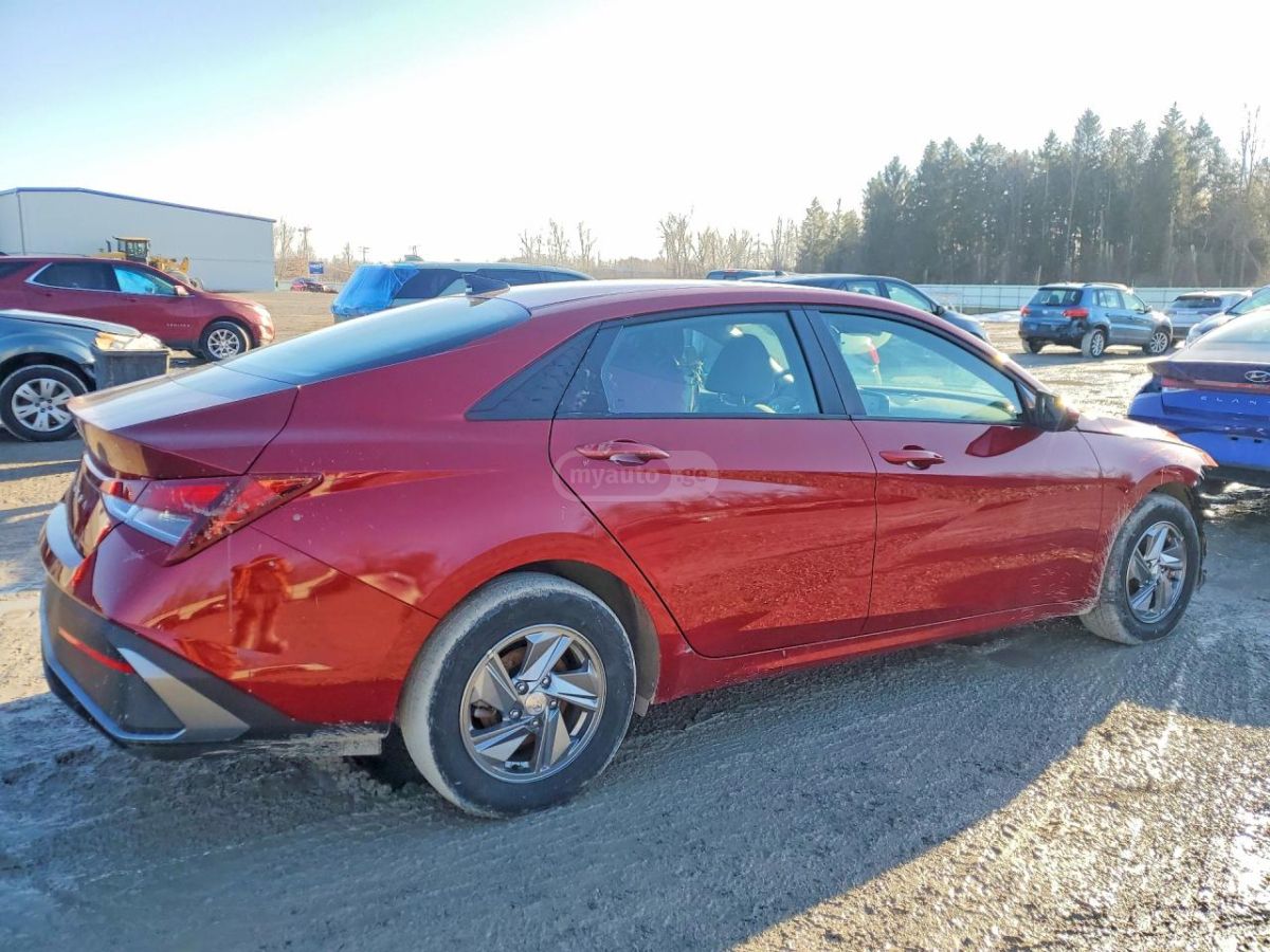 Hyundai Elantra - фото 3