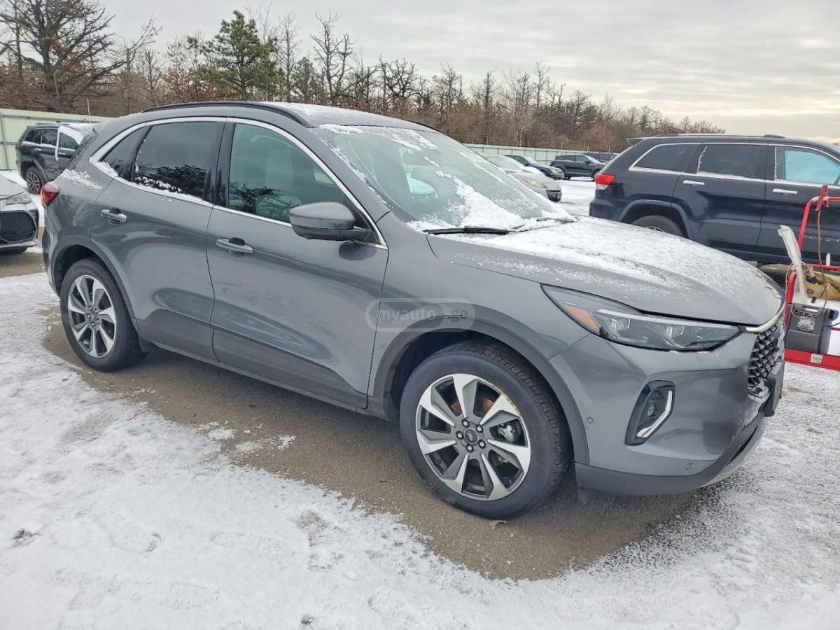 Ford Escape - фото 1