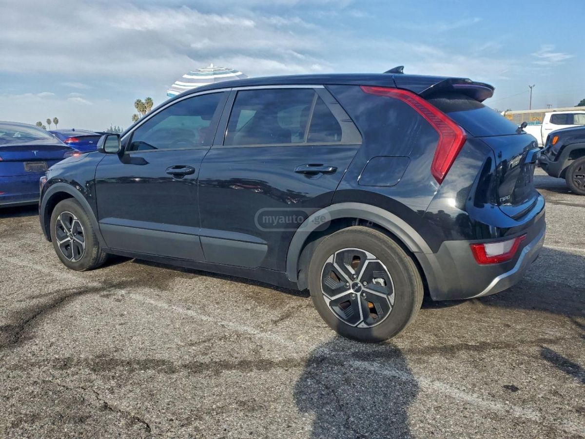 Kia Niro - фото 1