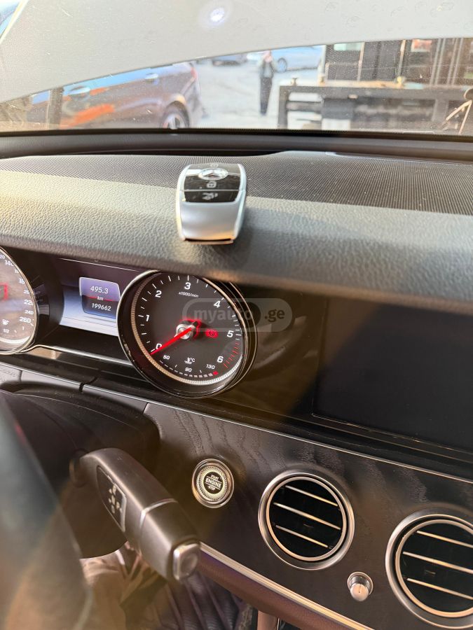 Mercedes-Benz E 220 - фото 14