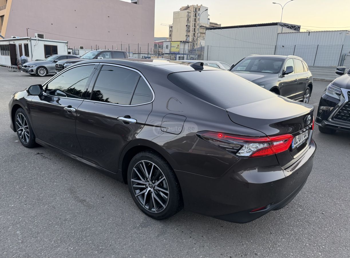 Toyota Camry - фото 5