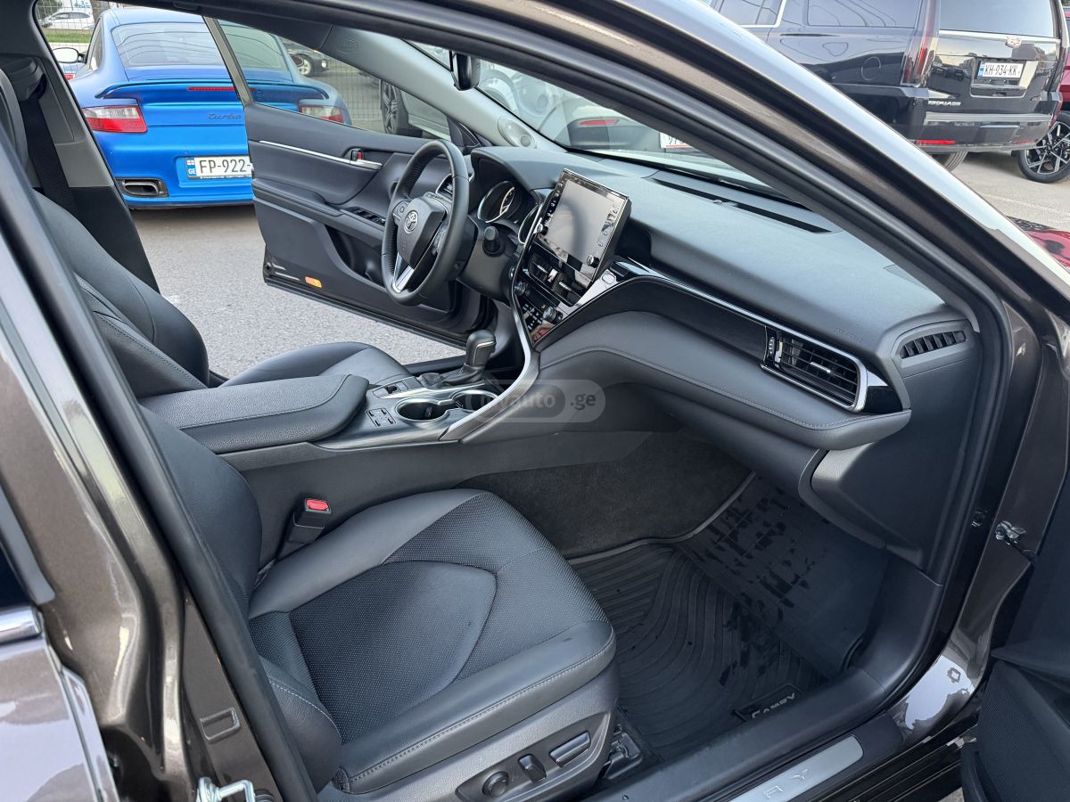 Toyota Camry - фото 8