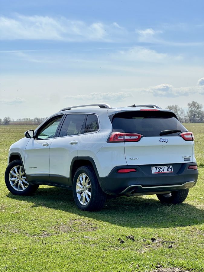 Jeep Cherokee - фото 10