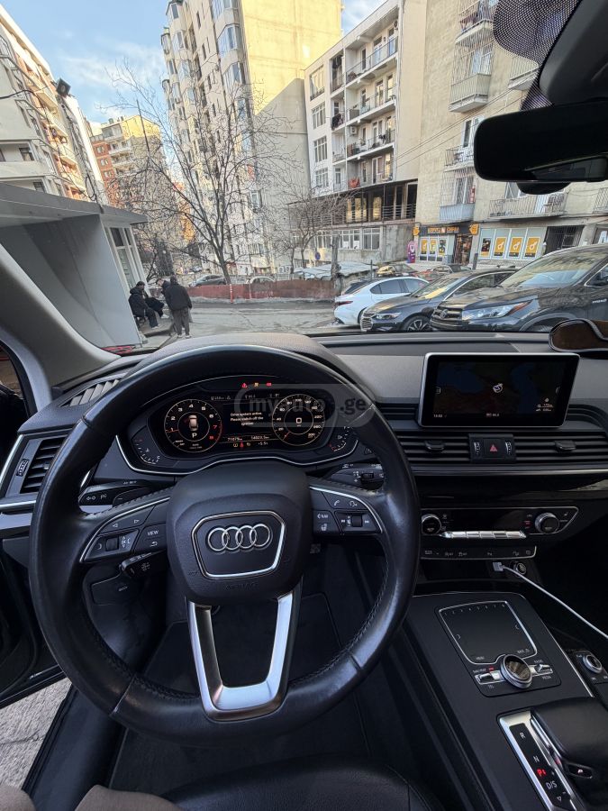 Audi Q5 - фото 12